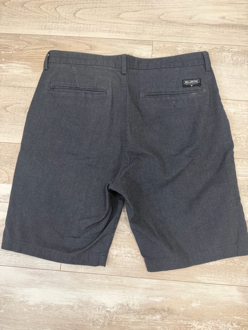 Billabong Men’s Charcoal Classic Chino Shorts - Picture 2 of 4